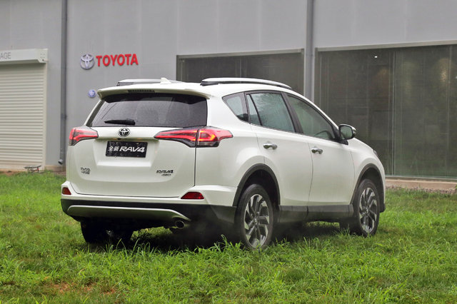 一汽丰田RAV4 2016款 荣放 2.5L AT四驱尊贵版